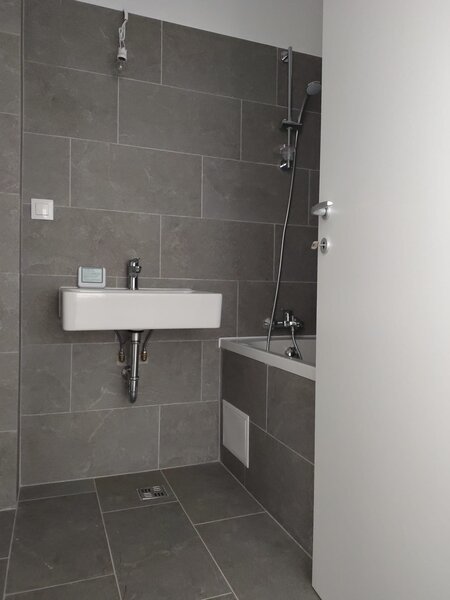 Chitila Mall Colosseum, 2 camere decomandat + gradina proprie